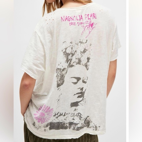 NWT🌼🐦Magnolia Pearl Frida Tee in Ivory One Size Fits Most - Picture 2 of 12